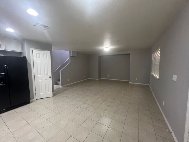 Foto del edificio - Beautiful 4-bedroom house.