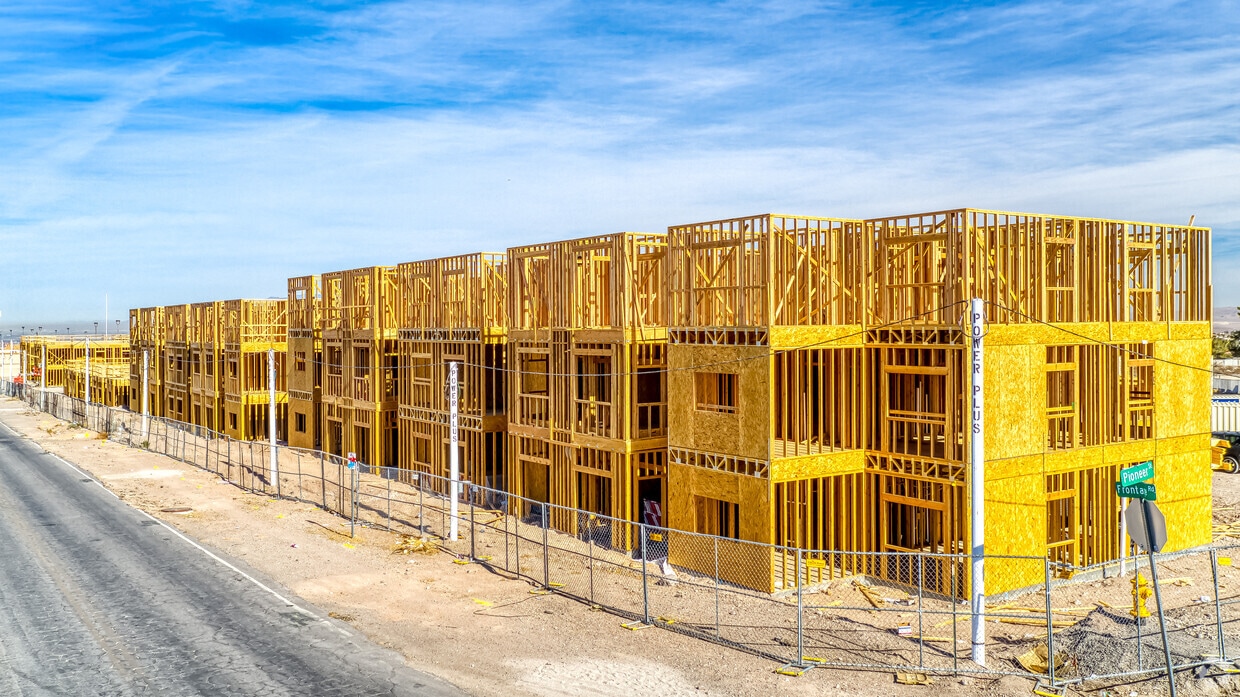 Summit on Boulder 754 S Boulder Hwy Henderson, NV Apartments for