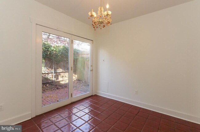 Foto del edificio - 1019 N Monroe St