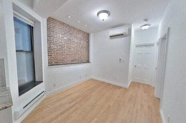 Foto del edificio - 3 bedroom in New York NY 10019