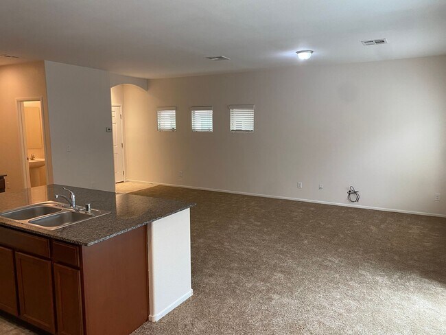 Foto del edificio - SW 3 bedroom home for $1900