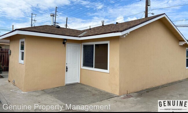 Building Photo - 2180 Placentia Ave