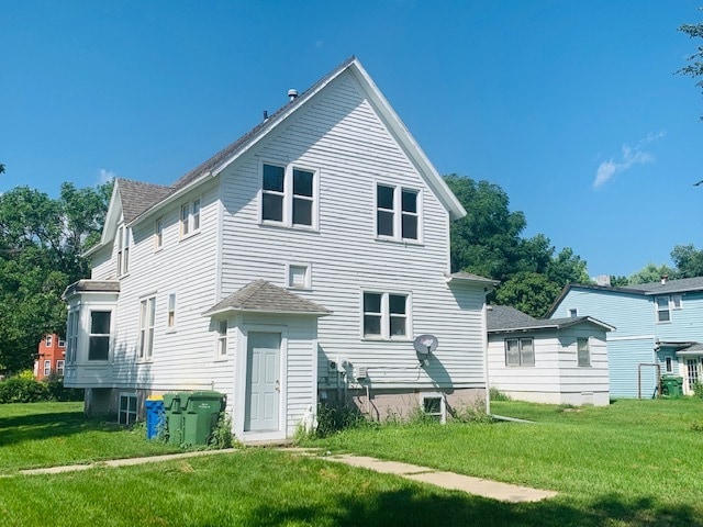 Exterior2 - 102 8th St