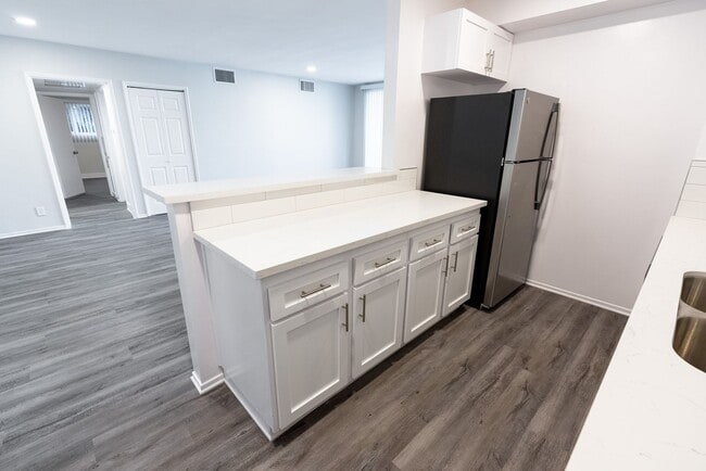 Interior Photo - 1371 S. Beverly Glen Blvd.