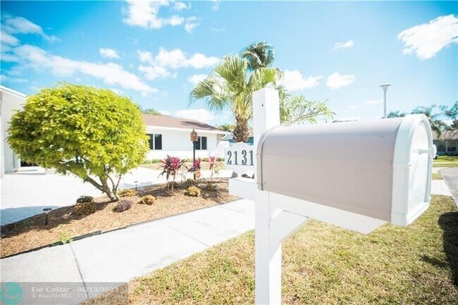 Building Photo - 2131 NW 69th Ct