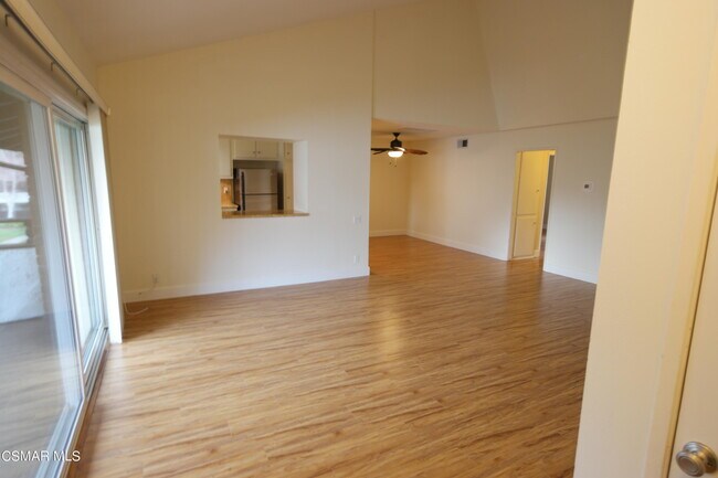 Foto del edificio - 31554 Agoura Rd