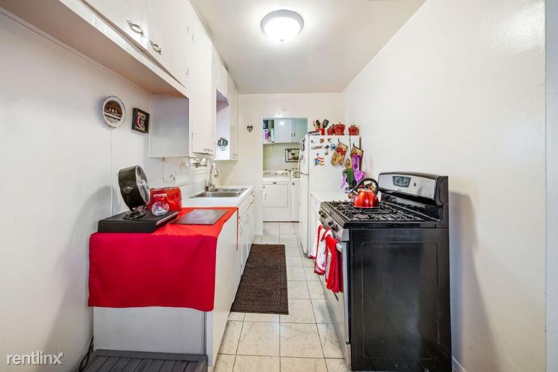Primary Photo - 3 br, 1 bath Townhome - 34 Natick Ave