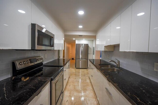 Foto del edificio - 1075 92nd St