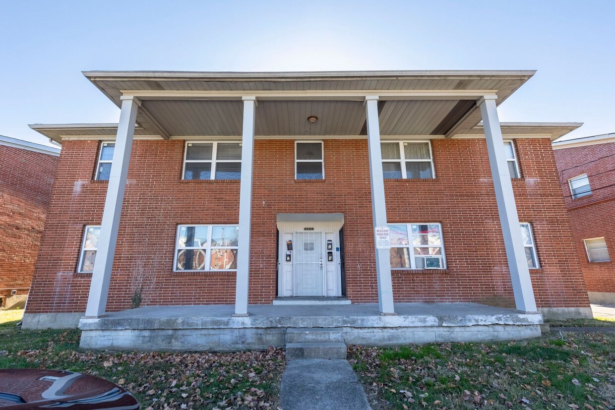 Primary Photo - 1704 Valley Forge Way