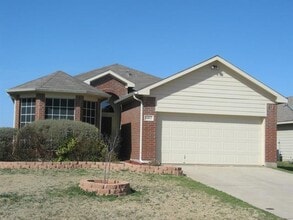 Building Photo - 14013 Firebush Ln