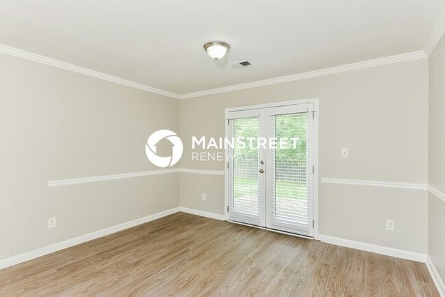 Building Photo - 3 Bedroom Pet-Friendly Home in Lithonia, GA with Main Street Renewal