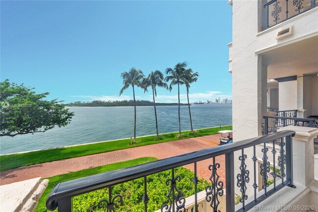 Building Photo - 2422 Fisher Island Dr