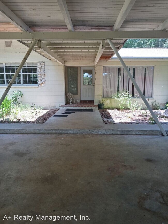 Building Photo - 3 br, 2 bath House - 15139 Centralia Rd.