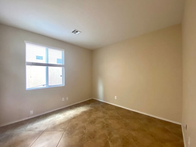 Building Photo - BEAUTIFUL 2 STORY HOME