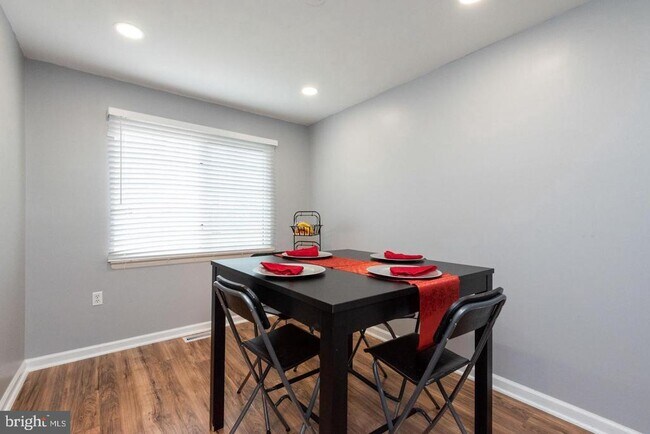 Foto del edificio - 8202 Marlton Ct