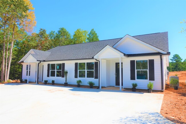 Building Photo - 135-A C and South Dr