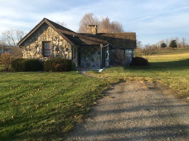 Building Photo - 345 Bangall Amenia Rd