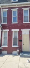 Building Photo - 459 Walnut St