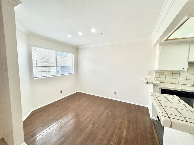 Foto del edificio - 4511 Murietta Ave