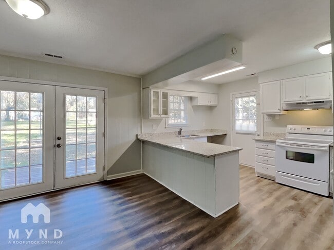 Building Photo - 201 Indian Trail