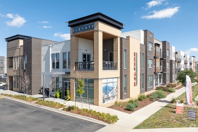 Foto del edificio - Elevate at Pena Station