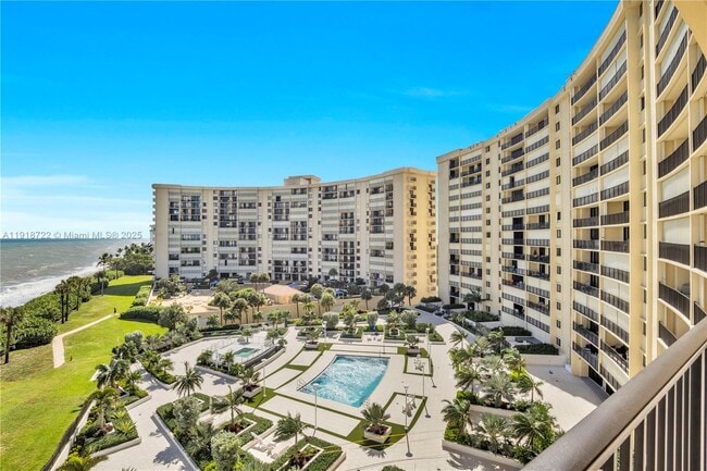 Foto del edificio - 200 Ocean Trail Way