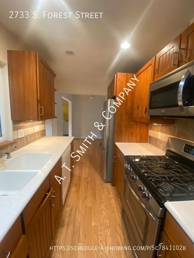 Building Photo - 3 Bedroom Ranch-Style Home w/ Garage!