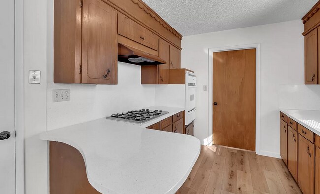 Building Photo - Beautiful 3 Bedroom Home! Jenks Schools