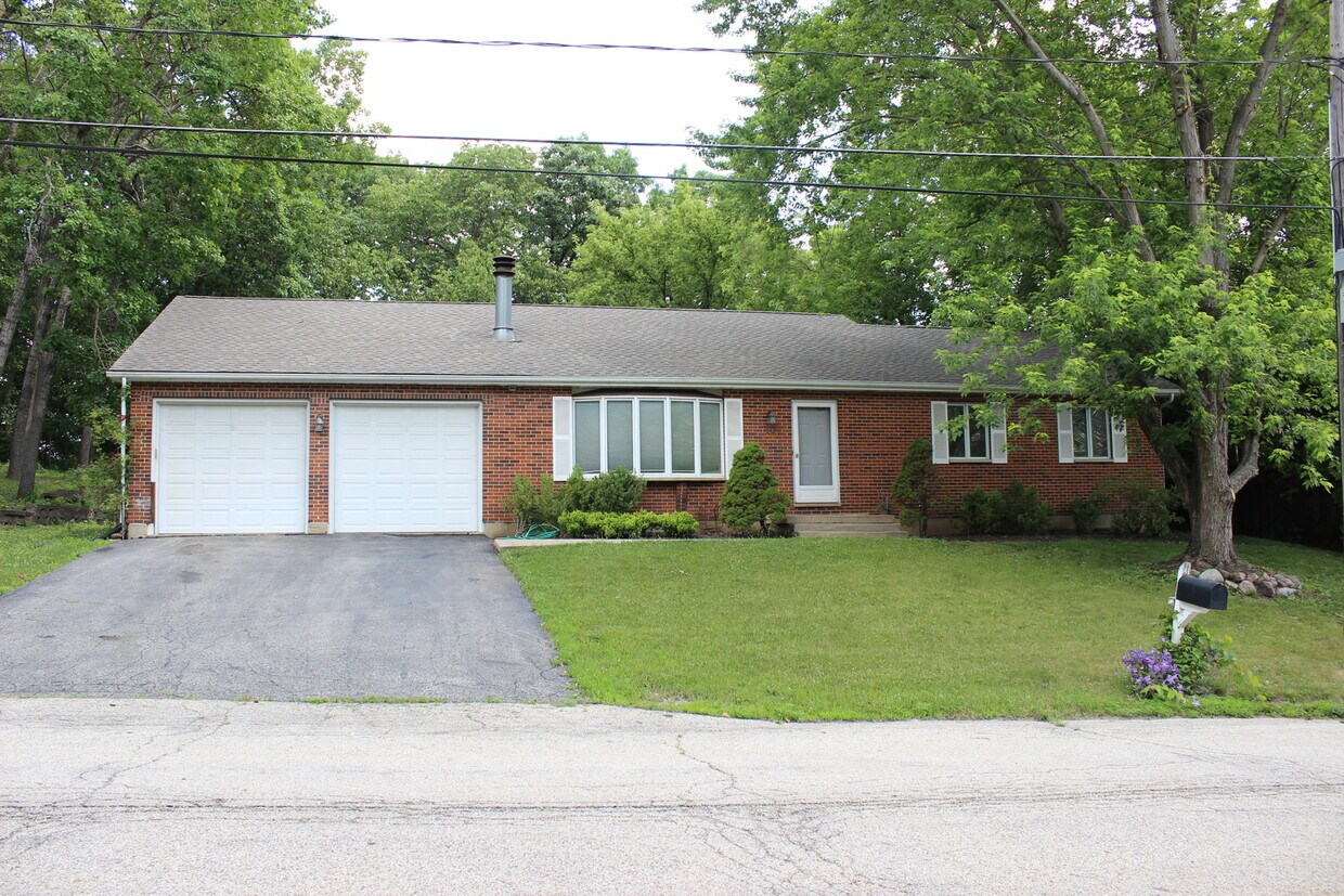Foto principal - 10 Crestview Dr