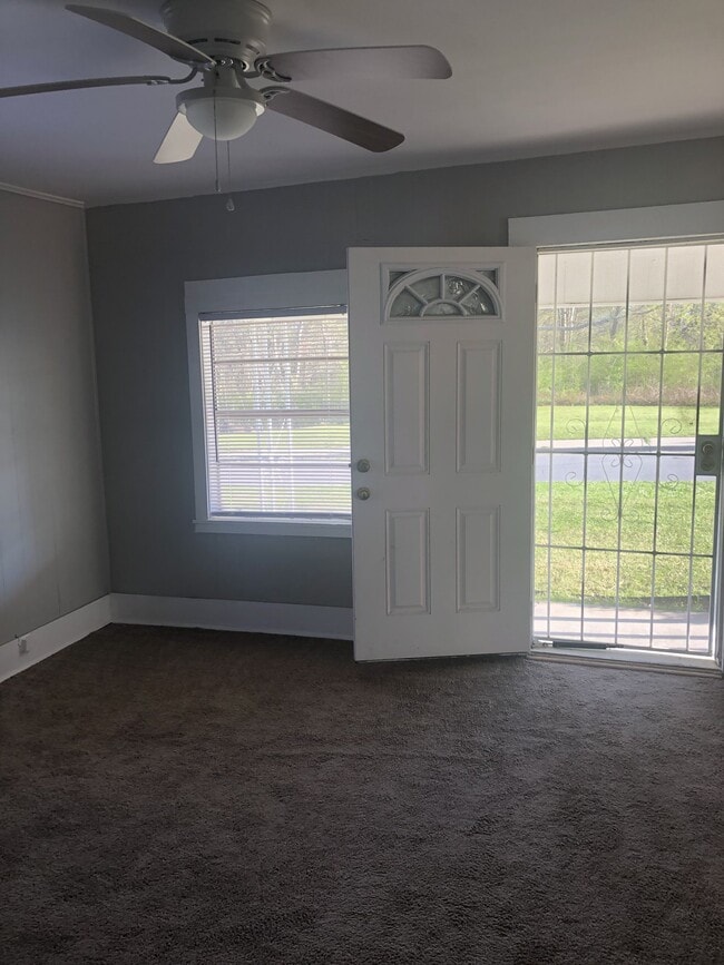 Building Photo - 1411 King St