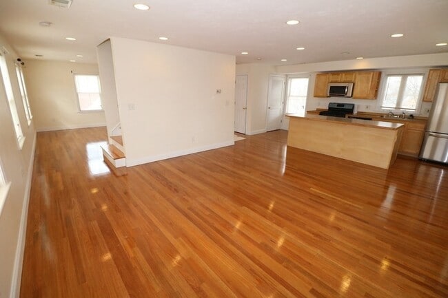 Photo - 76 Seaver St Apartment