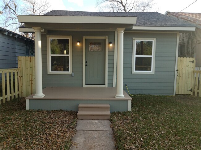 Foto del edificio - 1016 Center St