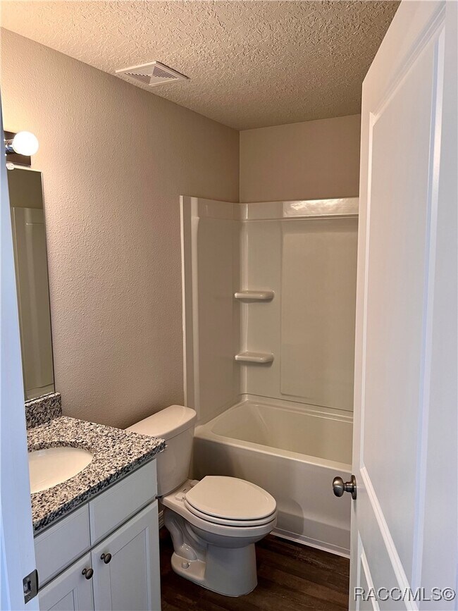 Foto del edificio - 6652 N Bedstrow Blvd