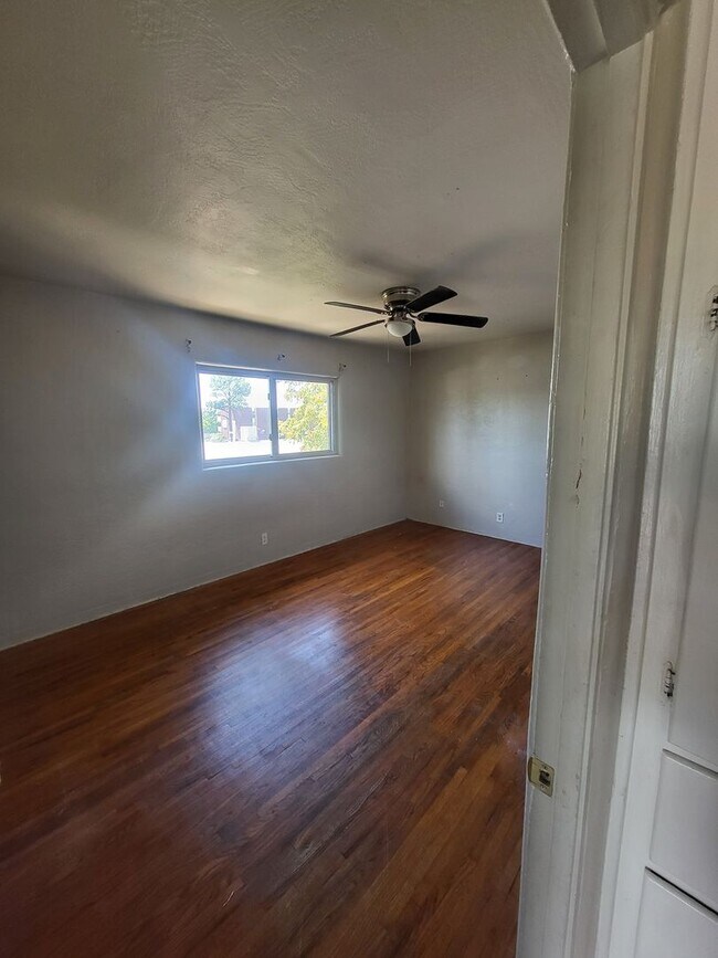 Building Photo - 1004 Madeira Dr SE