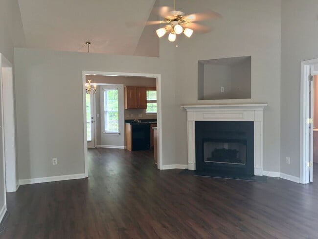 Building Photo - 3 br, 2 bath House - 713 Veneta View Drive