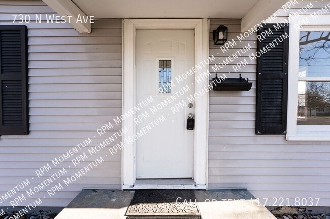 Building Photo - 730 N West Ave