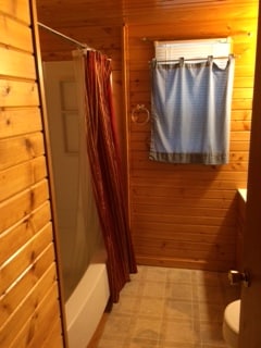 Baño - 108 E Woodbury St