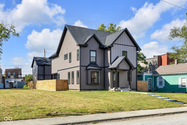 Building Photo - 1027 Hosbrook St
