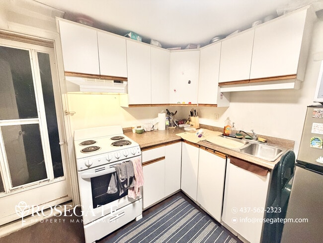 Photo du bâtiment - Pet-Friendly 1-Bedroom Main-Level Apartment with Parking in Cambridge