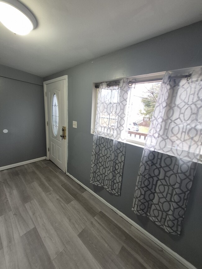 Building Photo - 408 St Louis Pl