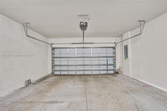 Foto del edificio - 3 bedroom in Hollywood FL 33021