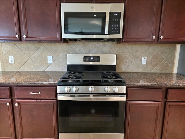 Foto del edificio - 10910 Brittan Leaf Ln