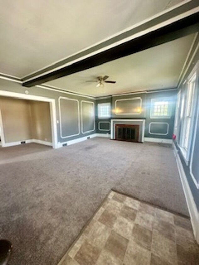 Primary Photo - 109 Milwaukee Ave W
