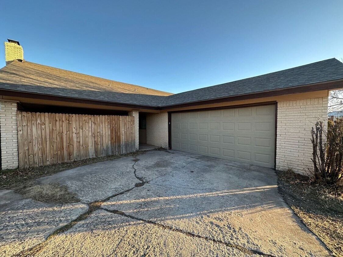 Primary Photo - 2 Bedroom 2 Bath Duplex In NW OKC