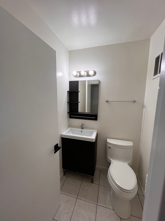 Foto del edificio - 5741 Erlanger St