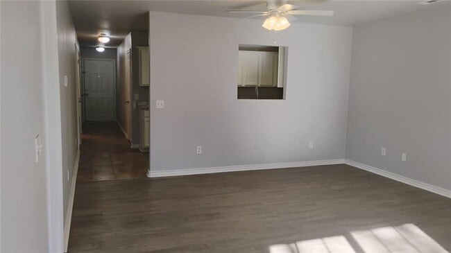 Building Photo - 281 Graystone Cir