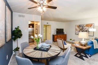 Sherwood Crossing Apartments and Townhomes photo'