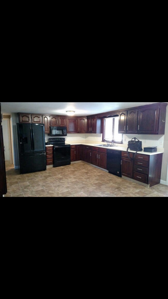 Kitchen - 219 Green St