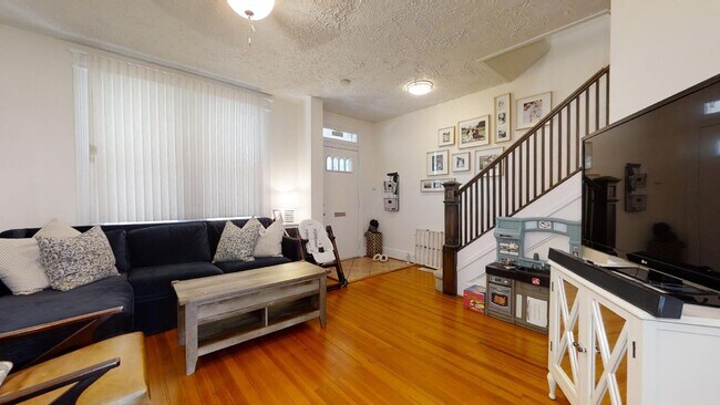 Photo - 1718 D St SE House