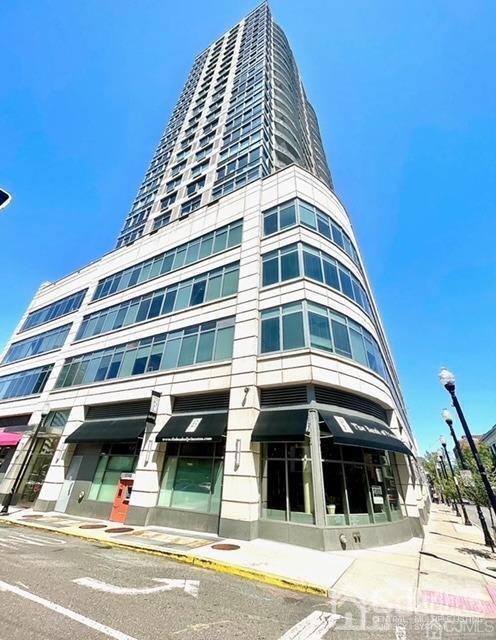 Foto del edificio - 1 Spring St